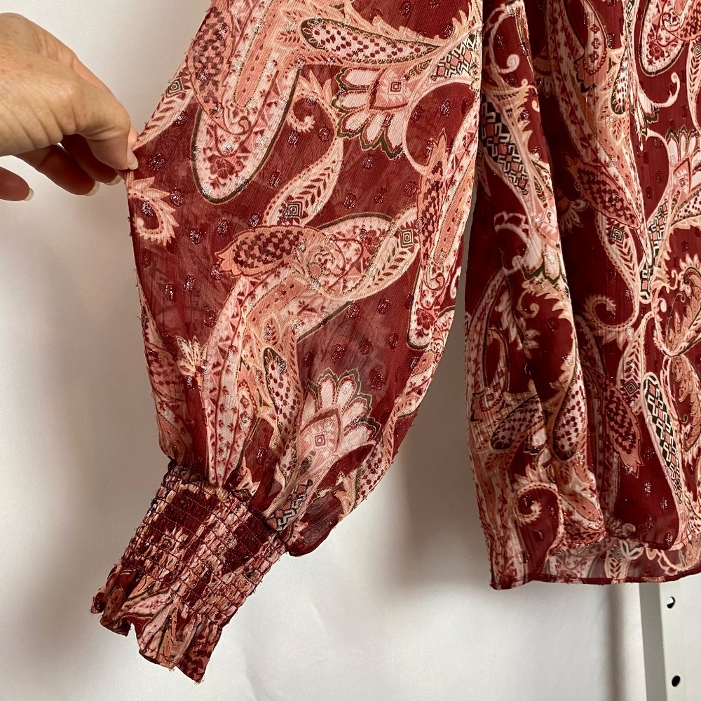 Rose & Olive Womenʻs Burgundy | Gold Paisley Print Long Sleeve V-Neck Blouse L - Picture 6 of 11